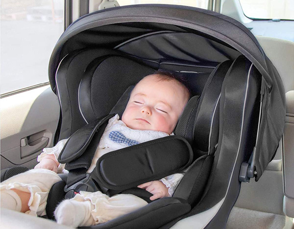 レンタル チャイルドシート ラクール ISOFIX リーマン　生まれたての赤ちゃんもラク～な姿勢